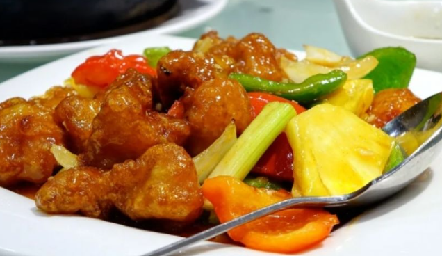 review-makanan-babi-asam-manis-saus-segar