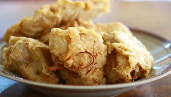 review-makanan-tahu-isi-padat-isian-sayur-gurih