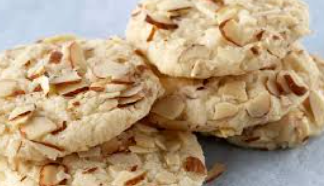 Review Kue Almond Imlek dengan Tekstur Garing