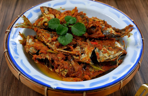 Review Ikan Goreng Kembung Garing dan Juicy