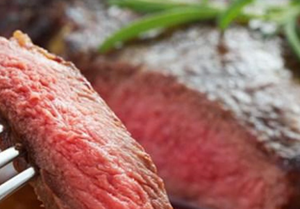 Review Makanan Steak dengan Kematangan Medium Rare