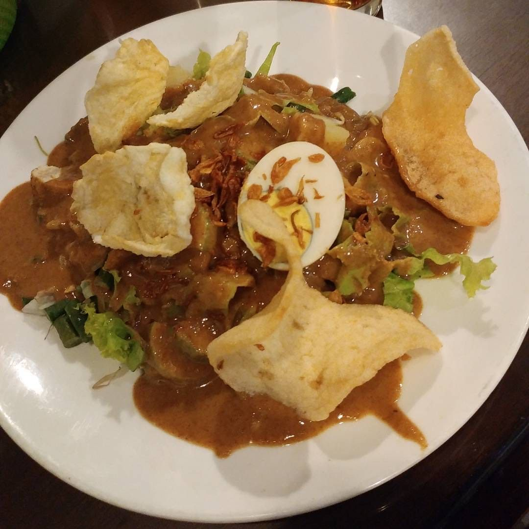 Review Gado Gado Jakarta Bumbu Kacang Medok Dan Segar