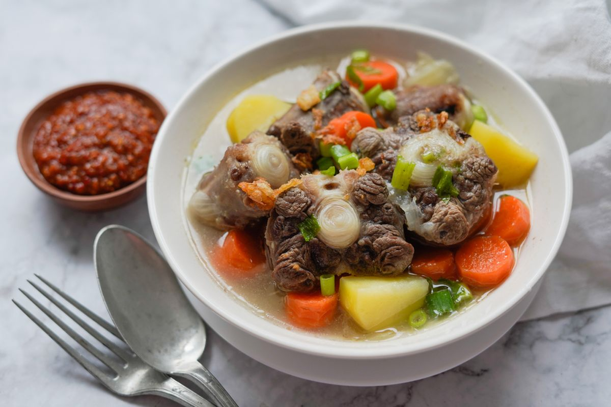Review Sop Buntut Sapi Kuah Bening Yang Sangat Segar